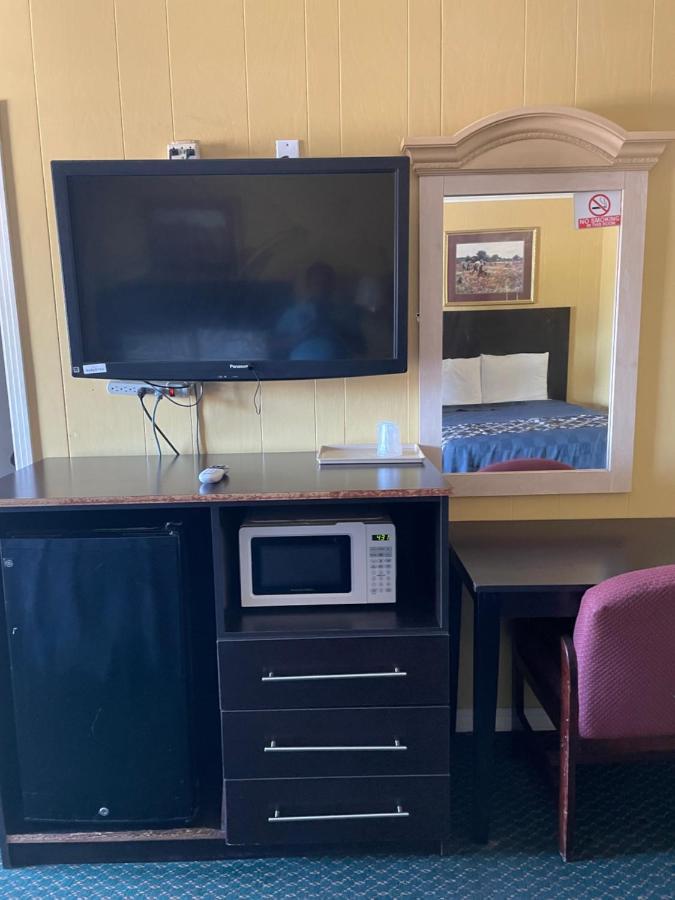 Budget Inn Монровилл Экстерьер фото
